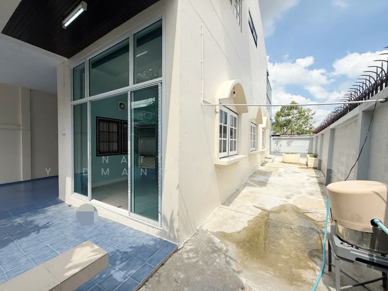 Home soi charan sanitwong 35, Bangkok, แก้วเงินทอง, Bang Khun Sri, Bangkok Noi, Bangkok, 4 Bedrooms, 172 sqm, Semi-Detached House (Twin House) For Sale, by NATTAPHONG Yodmanotham (K. Book), 500406778 - DDproperty.com