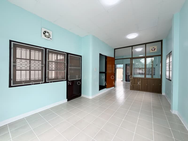 Home soi charan sanitwong 35, Bangkok, แก้วเงินทอง, Bang Khun Sri, Bangkok Noi, Bangkok, 4 Bedrooms, 172 sqm, Semi-Detached House (Twin House) For Sale, by NATTAPHONG Yodmanotham (K. Book), 500406778 - DDproperty.com