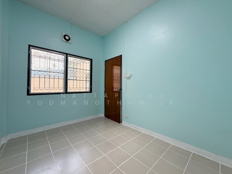 Home soi charan sanitwong 35, Bangkok, แก้วเงินทอง, Bang Khun Sri, Bangkok Noi, Bangkok, 4 Bedrooms, 172 sqm, Semi-Detached House (Twin House) For Sale, by NATTAPHONG Yodmanotham (K. Book), 500406778 - DDproperty.com