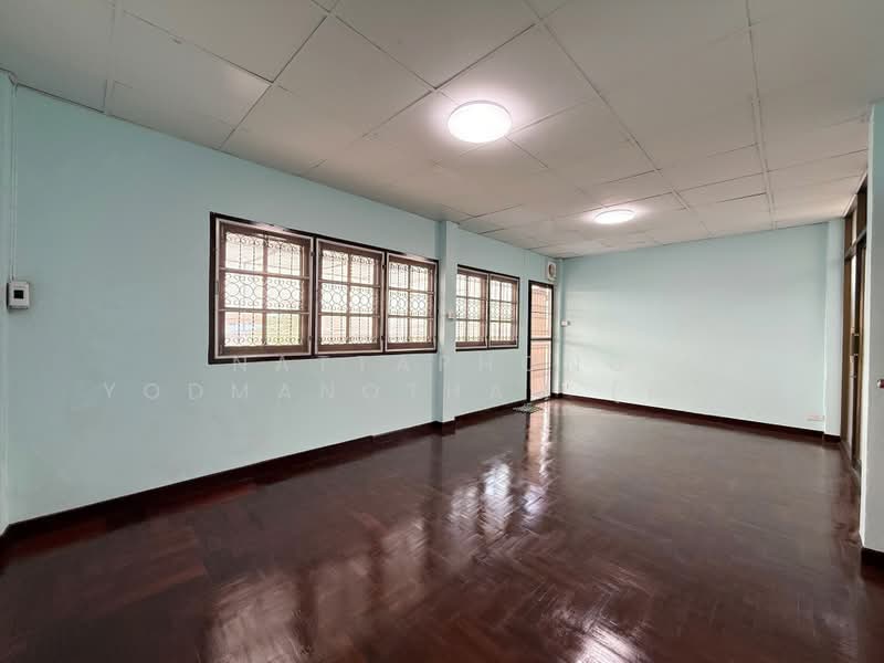 Home soi charan sanitwong 35, Bangkok, แก้วเงินทอง, Bang Khun Sri, Bangkok Noi, Bangkok, 4 Bedrooms, 172 sqm, Semi-Detached House (Twin House) For Sale, by NATTAPHONG Yodmanotham (K. Book), 500406778 - DDproperty.com