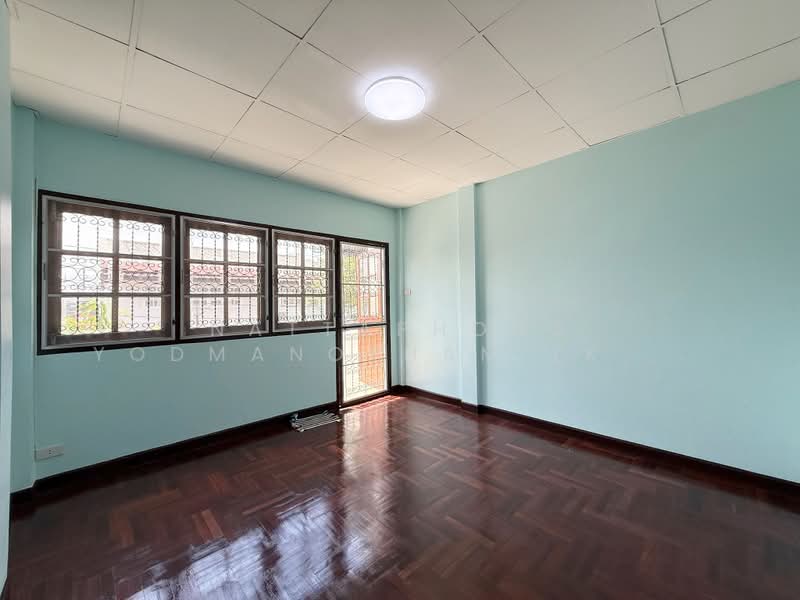 Home soi charan sanitwong 35, Bangkok, แก้วเงินทอง, Bang Khun Sri, Bangkok Noi, Bangkok, 4 Bedrooms, 172 sqm, Semi-Detached House (Twin House) For Sale, by NATTAPHONG Yodmanotham (K. Book), 500406778 - DDproperty.com