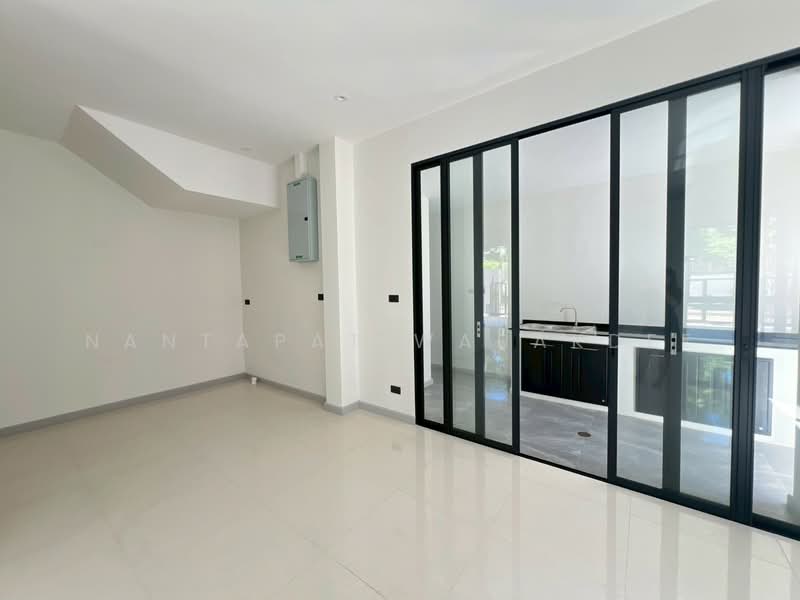 บ้านสามชั้น ลาดพร้าว101, Bangkok, ลาดพร้าว101, Khlong Chaokhun Sing, Wang Thonglang, Bangkok, 4 Bedrooms, 270 sqm, Single Detached House For Sale, by Nantapat Warakdee, 500406842 - DDproperty.com