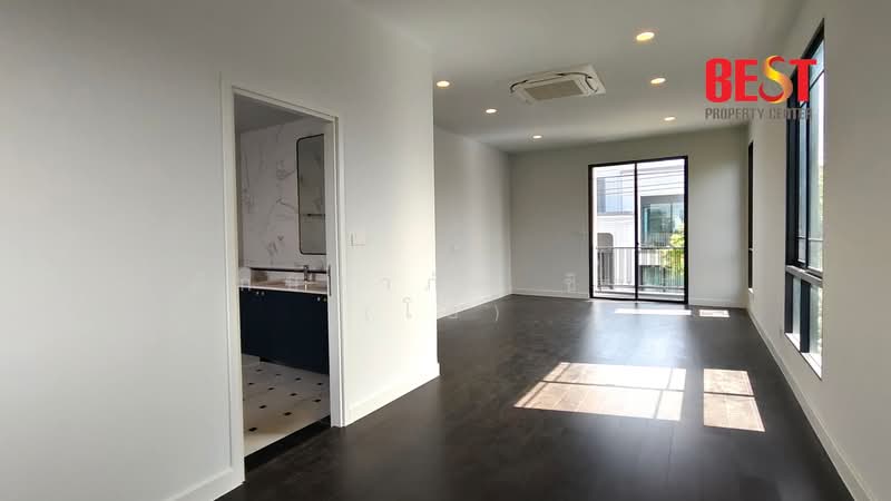 Setthasiri Wongwaen-Chatuchot, Bangkok, 1353 Sam Wa Tawan Tok, Sam Wa Tawan Tok, Khlong Sam Wa, Bangkok, 4 Bedrooms, 340 sqm, Single Detached House For Sale, by Aksarapak Chittara, 500406908 - DDproperty.com