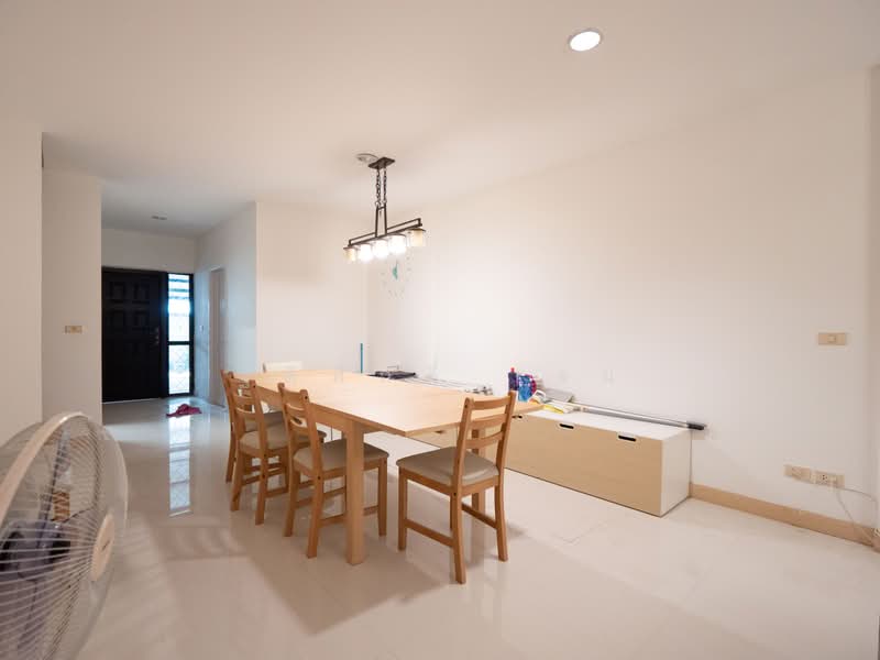 นครพนม, Nakhon Phanom, Nai Muang, Muang Nakhon Phanom, Nakhon Phanom, 2 Bedrooms, 200 sqm, Townhouse For Sale, by TITISAK Jane, 500406933 - DDproperty.com