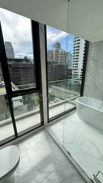 Fynn Asoke, Bangkok, 28 Sukhumvit 10 Alley, Khlong Toei, Bangkok, 2 Bedrooms, 62 sqm, Condo For Rent, by Juthabhorn Uppachit (Amy), 500406976 - DDproperty.com