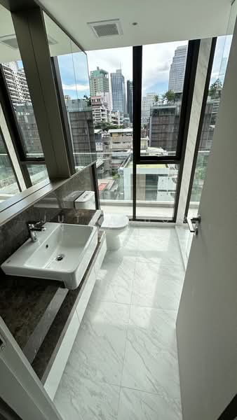 Fynn Asoke, Bangkok, 28 Sukhumvit 10 Alley, Khlong Toei, Bangkok, 2 Bedrooms, 62 sqm, Condo For Rent, by Juthabhorn Uppachit (Amy), 500406976 - DDproperty.com