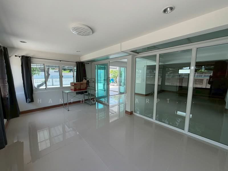 For Rent: Office in Lasalle, 101 sq.wa, 270 sq.m., Bangkok, Bang Na Tai, Bang Na, Bangkok, , 270 sqm, Office Space For Rent, by Tida phanthonglarptawee, 500406997 - DDproperty.com