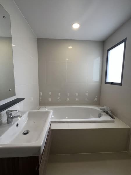The Metro Chaengwattana, Nonthaburi, Khlong Phra Udom, Pak Kret, Nonthaburi, 4 Bedrooms, 150 sqm, Townhouse For Rent, by Sireekan Sirichawanphong, 500407031 - DDproperty.com