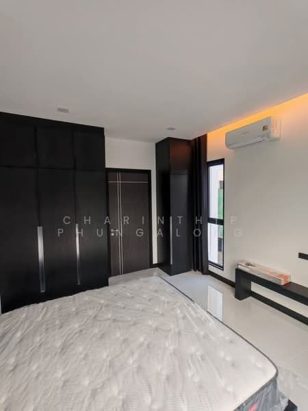 For sale/rent: Brand new 3-story detached house with 5 bedrooms at Town in Town, Bangkok, Phlapphla, Wang Thonglang, Bangkok, 5 Bedrooms, 310 sqm, Single Detached House For Rent, by Charinthip Phungalong, 500407090 - DDproperty.com