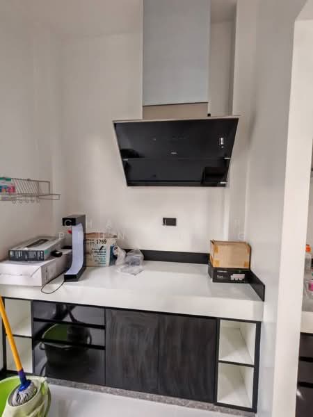 For sale/rent: Brand new 3-story detached house with 5 bedrooms at Town in Town, Bangkok, Phlapphla, Wang Thonglang, Bangkok, 5 Bedrooms, 310 sqm, Single Detached House For Rent, by Charinthip Phungalong, 500407090 - DDproperty.com