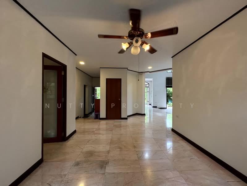 Ladawan Srinakarin, Samut Prakan, Srinakarin Road, Bang Kaeo, Bang Plee, Samut Prakan, 4 Bedrooms, 240 sqm, Single Detached House For Sale, by Nutty Property, 500407091 - DDproperty.com