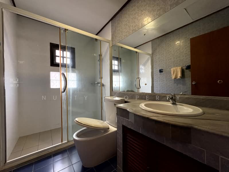 Ladawan Srinakarin, Samut Prakan, Srinakarin Road, Bang Kaeo, Bang Plee, Samut Prakan, 4 Bedrooms, 240 sqm, Single Detached House For Sale, by Nutty Property, 500407091 - DDproperty.com