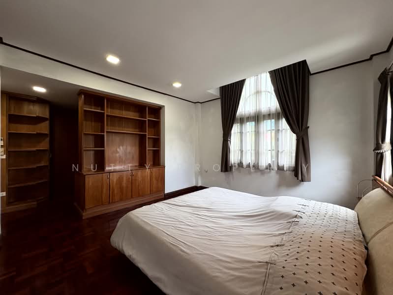 Ladawan Srinakarin, Samut Prakan, Srinakarin Road, Bang Kaeo, Bang Plee, Samut Prakan, 4 Bedrooms, 240 sqm, Single Detached House For Sale, by Nutty Property, 500407091 - DDproperty.com