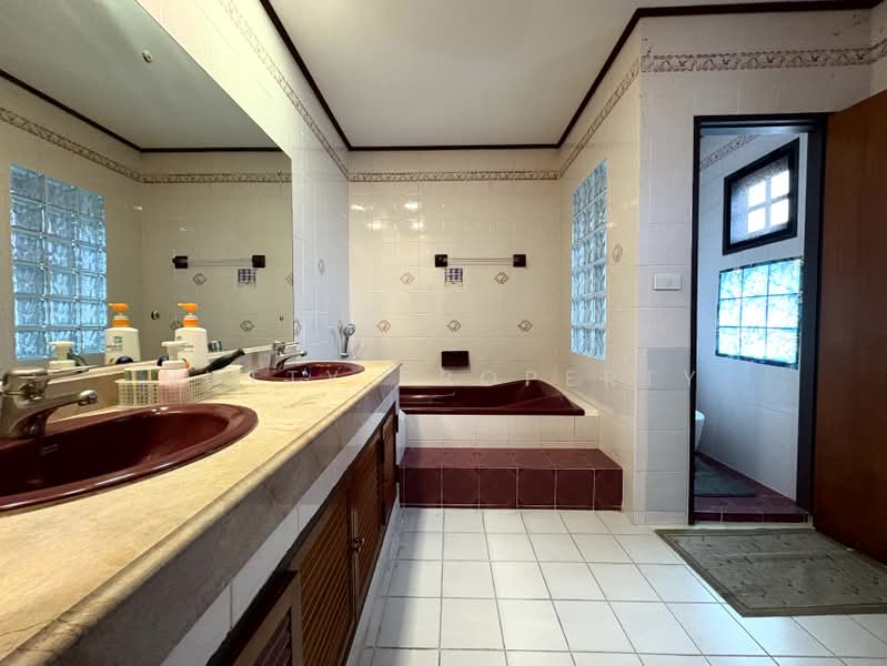 Ladawan Srinakarin, Samut Prakan, Srinakarin Road, Bang Kaeo, Bang Plee, Samut Prakan, 4 Bedrooms, 240 sqm, Single Detached House For Sale, by Nutty Property, 500407091 - DDproperty.com