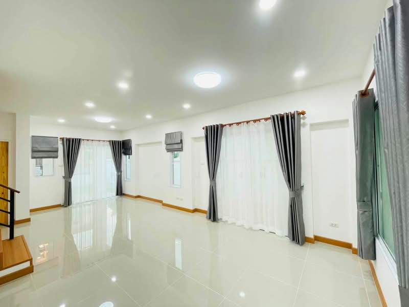ขายบ้านแฝดรีโนเวทใหม่ ม.เมโทรปาร์ค เขาน้ำซับ ม.เกษตร ศรีราชา, Chon Buri (Pattaya), Thung Suk La, Si Racha, Chon Buri (Pattaya), 3 Bedrooms, 120 sqm, Semi-Detached House (Twin House) For Sale, by Dusit Saengfa, 500407130 - DDproperty.com