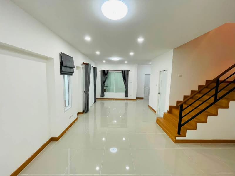 ขายบ้านแฝดรีโนเวทใหม่ ม.เมโทรปาร์ค เขาน้ำซับ ม.เกษตร ศรีราชา, Chon Buri (Pattaya), Thung Suk La, Si Racha, Chon Buri (Pattaya), 3 Bedrooms, 120 sqm, Semi-Detached House (Twin House) For Sale, by Dusit Saengfa, 500407130 - DDproperty.com