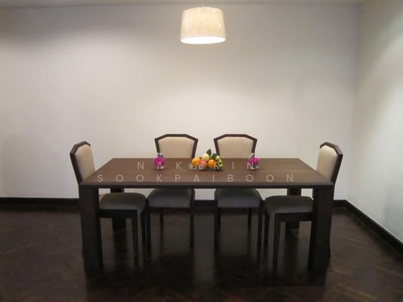 Baan Suanpetch, Bangkok, 18 Soi Sukhumvit 39, Khlong Tan Nua, Watthana, Bangkok, 2 Bedrooms, 135 sqm, Condo For Rent, by Nakarin Sookpaiboon, 500407192 - DDproperty.com