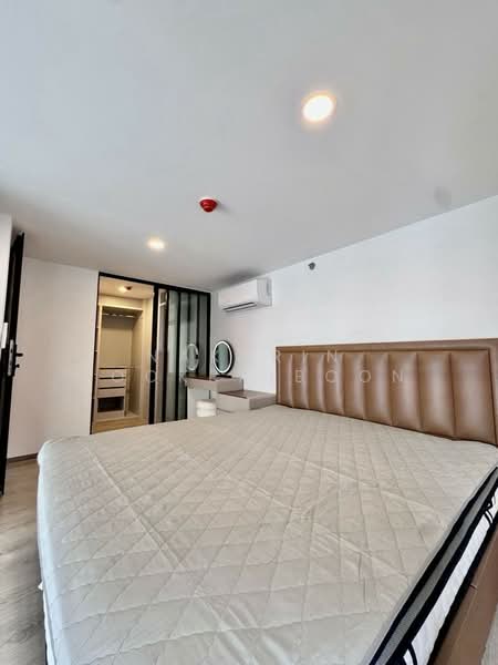 SOHO Bangkok Ratchada, Bangkok, 74 Pracha Rat Bamphen Rd, Huai Khwang, Bangkok, 2 Bedrooms, 48 sqm, Condo For Rent, by Nakarin Sookpaiboon, 500407236 - DDproperty.com