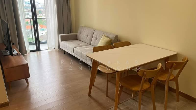 Regal Sathon-Naradhiwas, Bangkok, Naradhiwas Rajanagarindra Road, Thung Maha Mek, Sathon, Bangkok, 1 Bedroom, 35 sqm, Condo For Rent, by Praewpakar Soontawong, 500407270 - DDproperty.com