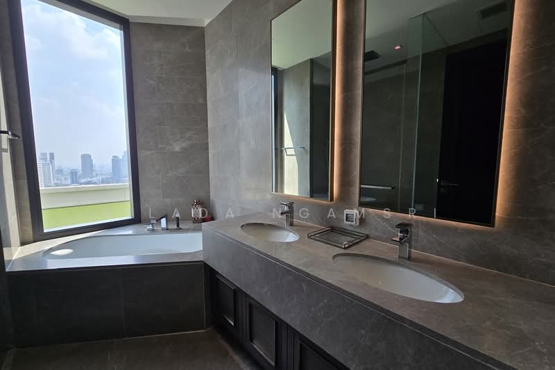 The Diplomat 39, Bangkok, 18 Soi Sukhumvit 39, Sukhumvit Road, Khlong Tan Nua, Watthana, Bangkok, 3 Bedrooms, 150 sqm, Condo For Rent, by Ailada Ngamsri, 500407285 - DDproperty.com