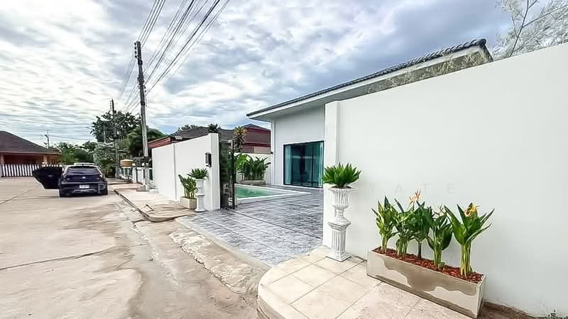 Luxury Pool Villa for Sale Mabprachan East Pattaya 3 Bedroom, Chon Buri (Pattaya), Nong Pru, Bang Lamung (Pattaya), Chon Buri (Pattaya), 3 Bedrooms, 258 sqm, Villa For Sale, by PLC real estate, 500407291 - DDproperty.com