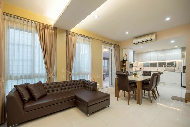 Bless Town Sukhumvit 50, Bangkok, Sukhumvit 50 Road, Phra Kanong, Khlong Toei, Bangkok, 3 Bedrooms, 290 sqm, Townhouse For Sale, by Hathairat Rookphan , 500407321 - DDproperty.com