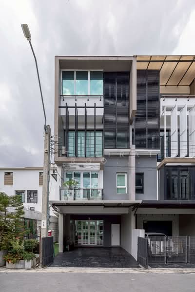 Bless Town Sukhumvit 50, Bangkok, Sukhumvit 50 Road, Phra Kanong, Khlong Toei, Bangkok, 3 Bedrooms, 290 sqm, Townhouse For Sale, by Hathairat Rookphan , 500407321 - DDproperty.com