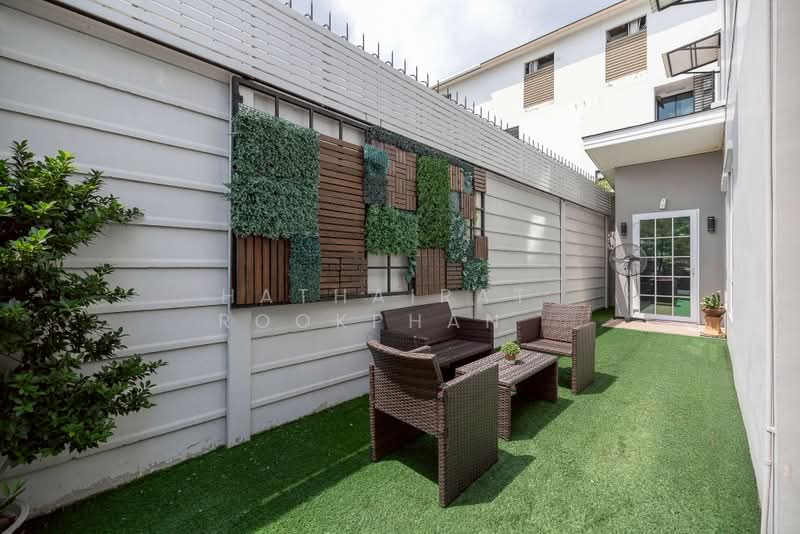 Bless Town Sukhumvit 50, Bangkok, Sukhumvit 50 Road, Phra Kanong, Khlong Toei, Bangkok, 3 Bedrooms, 290 sqm, Townhouse For Sale, by Hathairat Rookphan , 500407321 - DDproperty.com