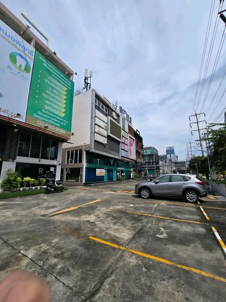 ให้เช่า อาคารพาณิชย์1ห้อง 3.5ชั้น บนสถานี MRT รัชดา1, Bangkok, Din Daeng, Bangkok, , 172 sqm, Shophouse For Rent, by Forty-Six Real Estate Group, 500407385 - DDproperty.com