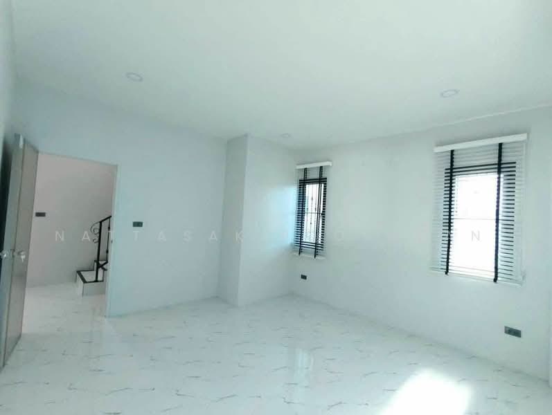 4-BR House, Chon Buri (Pattaya), Nong Pla Lai, Bang Lamung (Pattaya), Chon Buri (Pattaya), 4 Bedrooms, 195 sqm, Single Detached House For Sale, by Nattasak Poosuwan, 500407428 - DDproperty.com