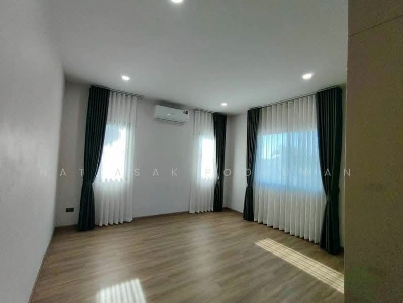 4-BR House, Chon Buri (Pattaya), Nong Pla Lai, Bang Lamung (Pattaya), Chon Buri (Pattaya), 4 Bedrooms, 195 sqm, Single Detached House For Sale, by Nattasak Poosuwan, 500407428 - DDproperty.com