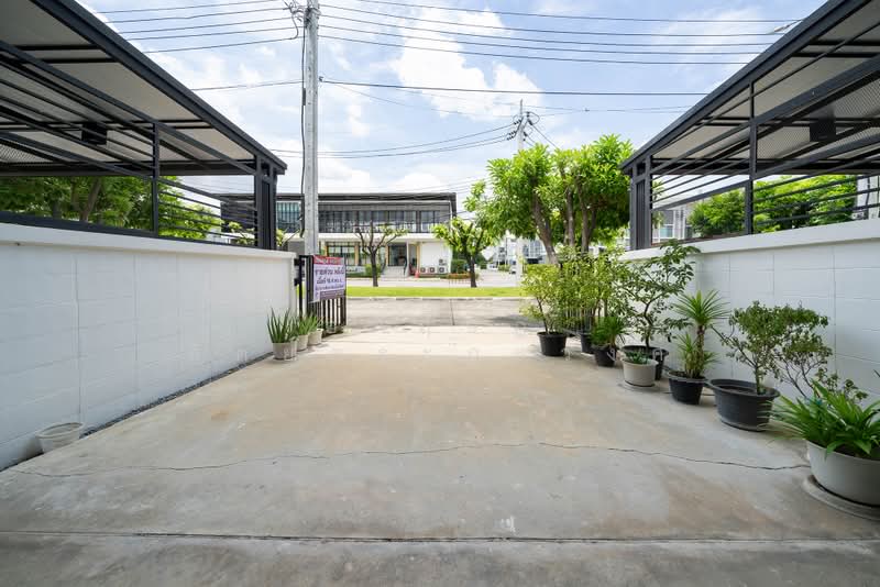Flora Tiwanon : ฟลอร่า ติวานนท์, นนทบุรี, ถนนเลี่ยงเมืองนนทบุรี, ตลาดขวัญ, เมืองนนทบุรี, นนทบุรี, 121 ตร.ม., ทาวน์เฮ้าส์ ขาย, โดย อุกฤษฎ์ สัตย์ตระกูลวงศ์, 500407454 - DDproperty.com