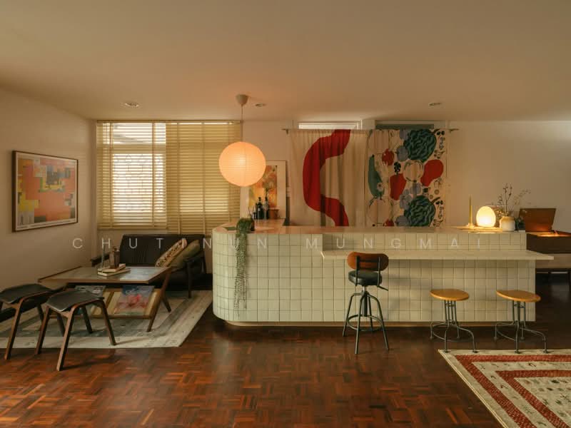 Business Takeover: Fully Renovated 2-Story Mid-Century Detached House in Ekkamai, Bangkok, Khlong Tan Nua, Watthana, Bangkok, , 150 sqm, Retail Space For Sale, by Chutinun Mungmai, 500407519 - DDproperty.com