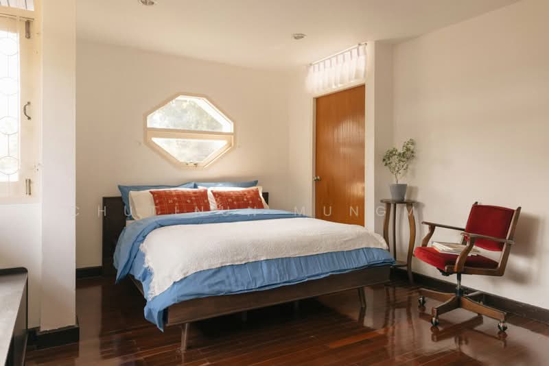 Business Takeover: Fully Renovated 2-Story Mid-Century Detached House in Ekkamai, Bangkok, Khlong Tan Nua, Watthana, Bangkok, , 150 sqm, Retail Space For Sale, by Chutinun Mungmai, 500407519 - DDproperty.com