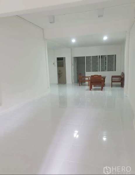 For Rent 4-Storey Townhouse near BTS Phra Khanong HRE01018, กรุงเทพ, พระโขนงเหนือ, วัฒนา, กรุงเทพ, 350 ตร.ม., ทาวน์เฮ้าส์ ให้เช่า, โดย Hero Realtor Co., Ltd., 500407524 - DDproperty.com