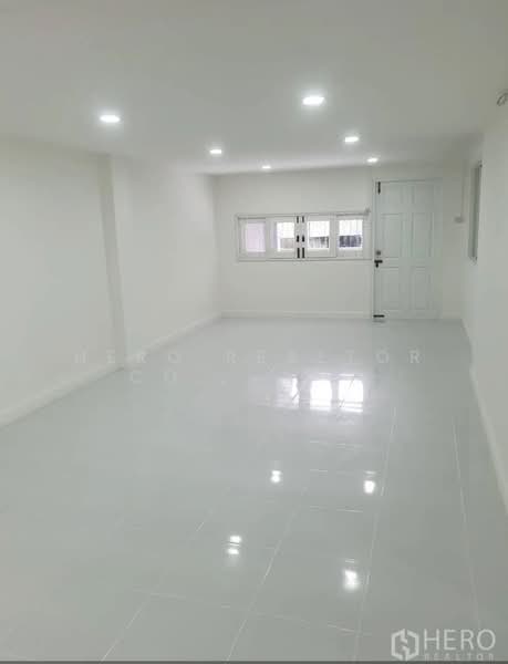 For Rent 4-Storey Townhouse near BTS Phra Khanong HRE01018, กรุงเทพ, พระโขนงเหนือ, วัฒนา, กรุงเทพ, 350 ตร.ม., ทาวน์เฮ้าส์ ให้เช่า, โดย Hero Realtor Co., Ltd., 500407524 - DDproperty.com