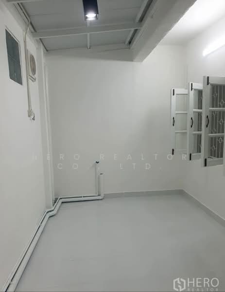 For Rent 4-Storey Townhouse near BTS Phra Khanong HRE01018, กรุงเทพ, พระโขนงเหนือ, วัฒนา, กรุงเทพ, 350 ตร.ม., ทาวน์เฮ้าส์ ให้เช่า, โดย Hero Realtor Co., Ltd., 500407524 - DDproperty.com