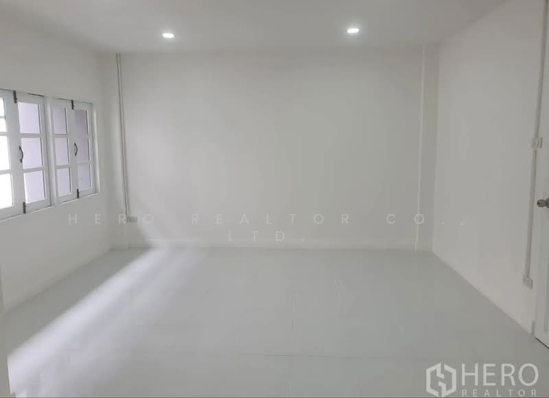 For Rent 4-Storey Townhouse near BTS Phra Khanong HRE01018, กรุงเทพ, พระโขนงเหนือ, วัฒนา, กรุงเทพ, 350 ตร.ม., ทาวน์เฮ้าส์ ให้เช่า, โดย Hero Realtor Co., Ltd., 500407524 - DDproperty.com