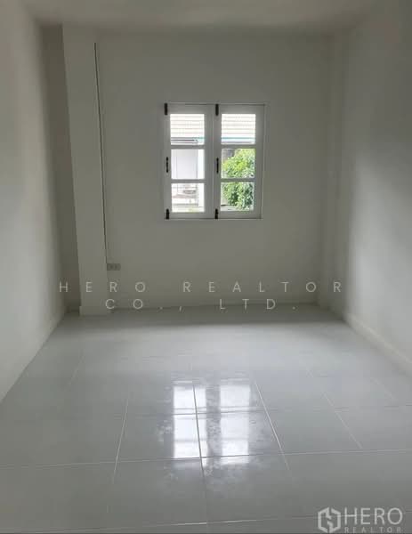 For Rent 4-Storey Townhouse near BTS Phra Khanong HRE01018, Bangkok, Phra Kanong Nua, Watthana, Bangkok, 4 Bedrooms, 350 sqm, Townhouse For Rent, by Hero Realtor Co., Ltd., 500407524 - DDproperty.com