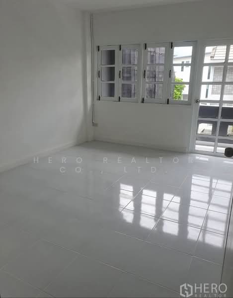 For Rent 4-Storey Townhouse near BTS Phra Khanong HRE01018, Bangkok, Phra Kanong Nua, Watthana, Bangkok, 4 Bedrooms, 350 sqm, Townhouse For Rent, by Hero Realtor Co., Ltd., 500407524 - DDproperty.com