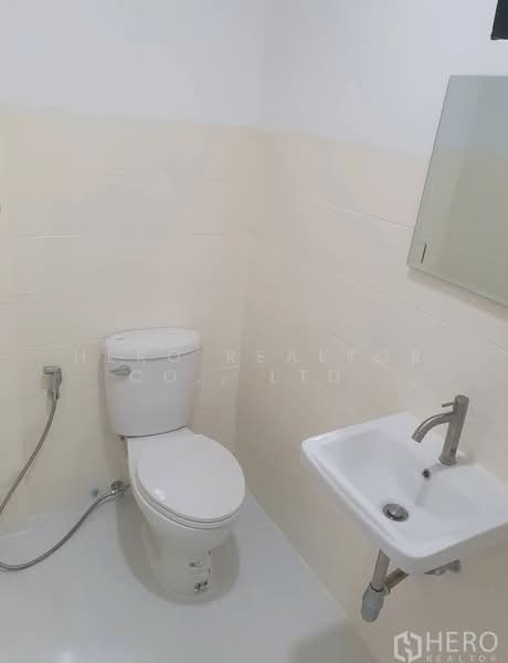 For Rent 4-Storey Townhouse near BTS Phra Khanong HRE01018, Bangkok, Phra Kanong Nua, Watthana, Bangkok, 4 Bedrooms, 350 sqm, Townhouse For Rent, by Hero Realtor Co., Ltd., 500407524 - DDproperty.com