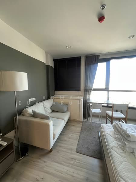 XT Huaikhwang, Bangkok, 244 Ratchadaphisek Road, Huai Khwang, Bangkok, Studio, 30 sqm, Condo For Rent, by Sompob Buaparungsri, 500407560 - DDproperty.com