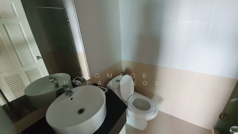 Sukhumvit Living Town, Bangkok, 299 Sukhumvit 21 Road, Khlongtoei Nua, Watthana, Bangkok, 2 Bedrooms, 67 sqm, Condo For Rent, by Sompob Buaparungsri, 500407604 - DDproperty.com