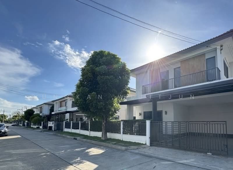 Centro Wongwaen-Chatuchot, Bangkok, Soi Wongsakon 1, Kanchanaphisek parallel Road, Sam Wa Tawan Tok, Khlong Sam Wa, Bangkok, 3 Bedrooms, 175 sqm, Single Detached House For Sale, by Rungkan Wijitjun, 500407621 - DDproperty.com