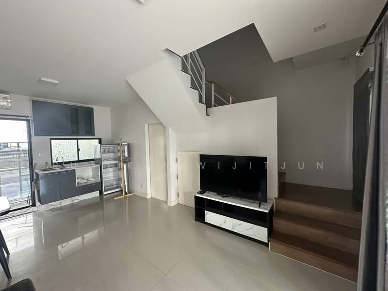 Baan Klang Muang Srinakarin – Onnut, Bangkok, 174 Soi On Nut 70/1, Prawet, Bangkok, 3 Bedrooms, 141 sqm, Townhouse For Sale, by Rungkan Wijitjun, 500407679 - DDproperty.com