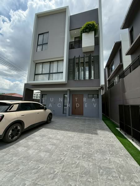 Feel Town Lat Phrao 101, Bangkok, ลาดพร้าว, Khlong Chaokhun Sing, Wang Thonglang, Bangkok, 4 Bedrooms, 270 sqm, Single Detached House For Rent, by Sunitra Sachdev, 500407695 - DDproperty.com