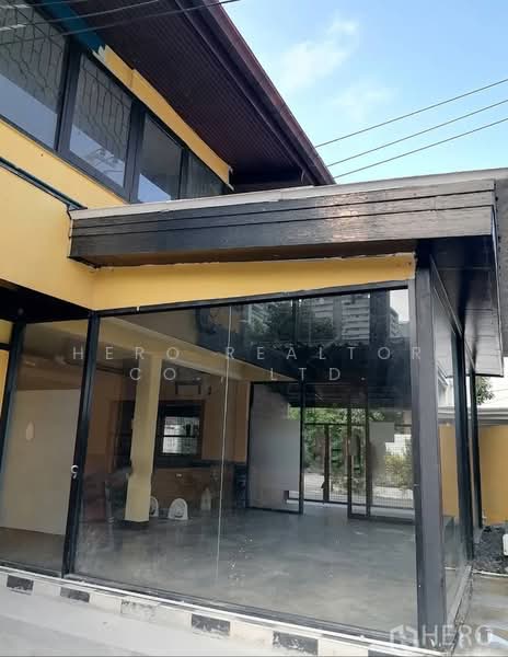 For rent House for commercial BTS Ekkamai Bangkok HRE01022, Bangkok, สุขุมวิท, Khlong Tan Nua, Watthana, Bangkok, , 250 sqm, Retail Space For Rent, by Hero Realtor Co., Ltd., 500407713 - DDproperty.com