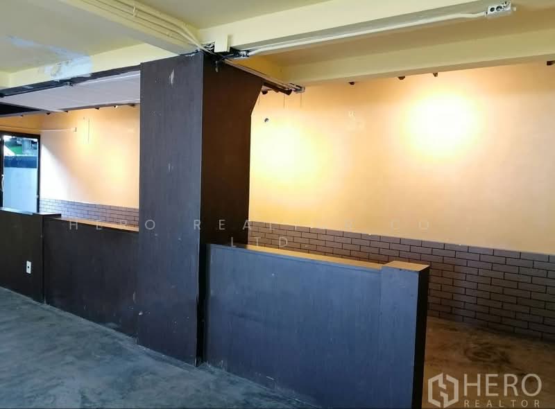 For rent House for commercial BTS Ekkamai Bangkok HRE01022, Bangkok, สุขุมวิท, Khlong Tan Nua, Watthana, Bangkok, , 250 sqm, Retail Space For Rent, by Hero Realtor Co., Ltd., 500407713 - DDproperty.com