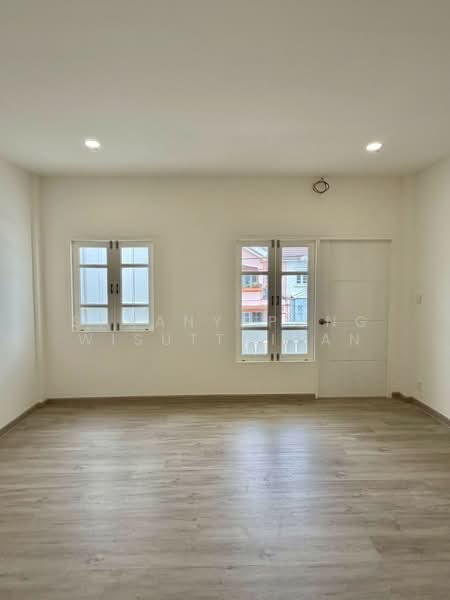 Nanthana Garden, Nonthaburi, Pak Kret, Nonthaburi, 3 Bedrooms, 250 sqm, Townhouse For Sale, by Saranyapong Wisutthiyan, 500407737 - DDproperty.com