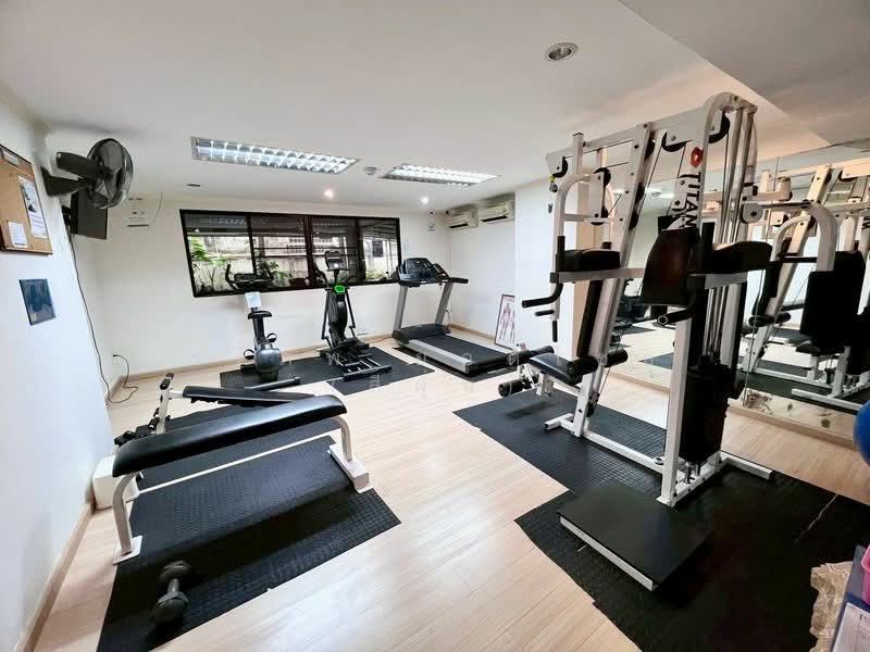Lumpini Place Narathiwas 24, Bangkok, Sathu Pradit 19 Alley 3, Chong Nonsi, Yan Nawa, Bangkok, 1 Bedroom, 33 sqm, Condo For Sale, by สรภพ ยอดไชย (สีฝุ่น), 500407741 - DDproperty.com